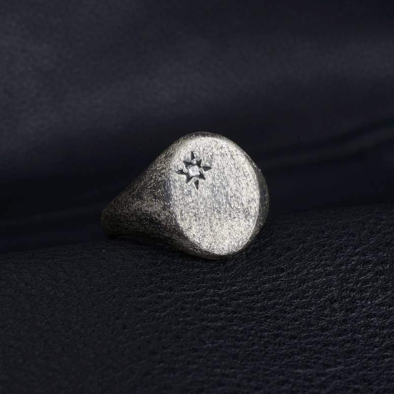 Nordstern Verlobungsring, Handgemachter Sterling Silber Ring, Pinky Oksidized Mann Freund Geschenk Gebürsteter Ring von MaryleboneSilver