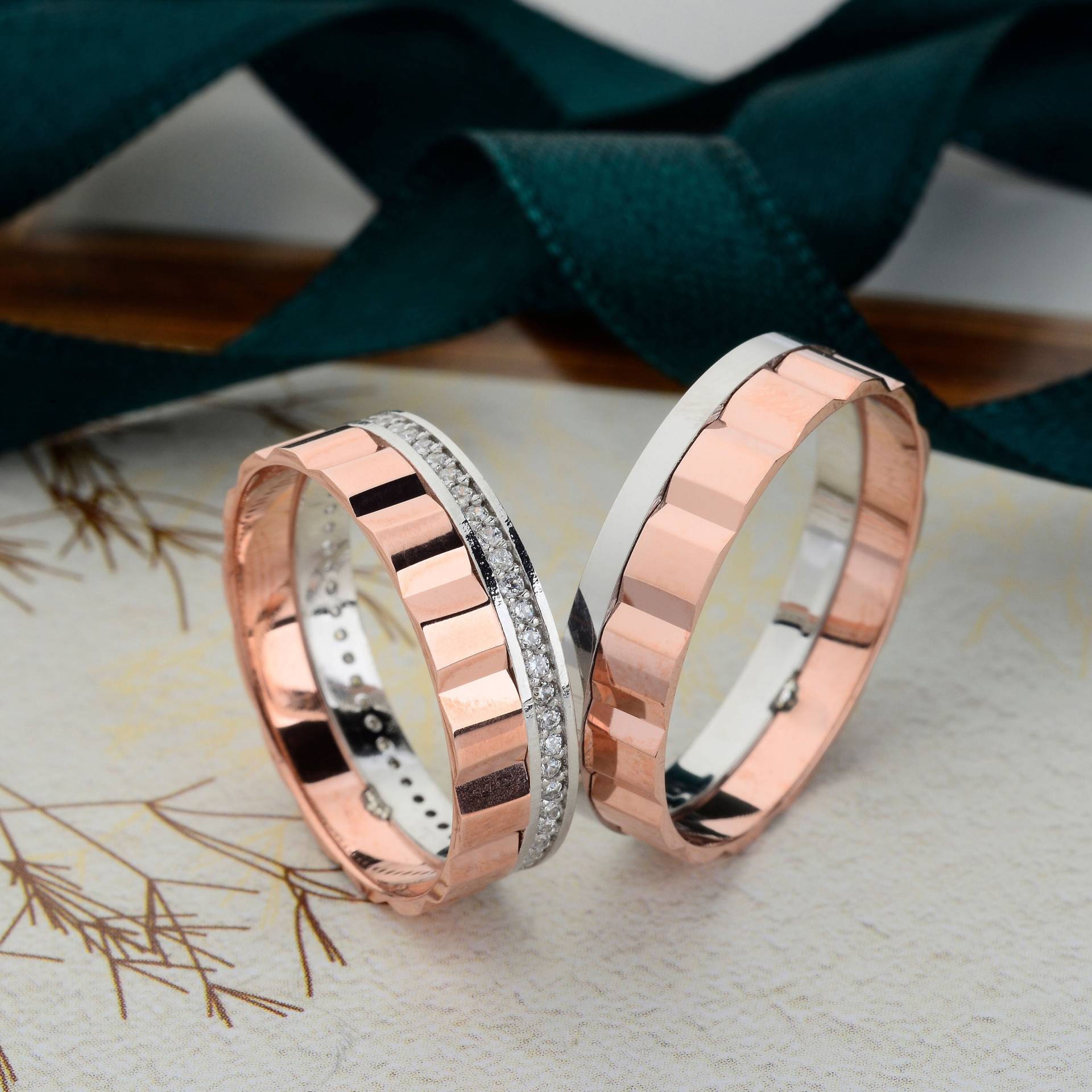 Rose Gold Ehering Set, Verlobungsringe, Traditionelle Wedding Band Für Sie Und Ihn, Ringe Frau, Verlobungsringe von MaryleboneSilver