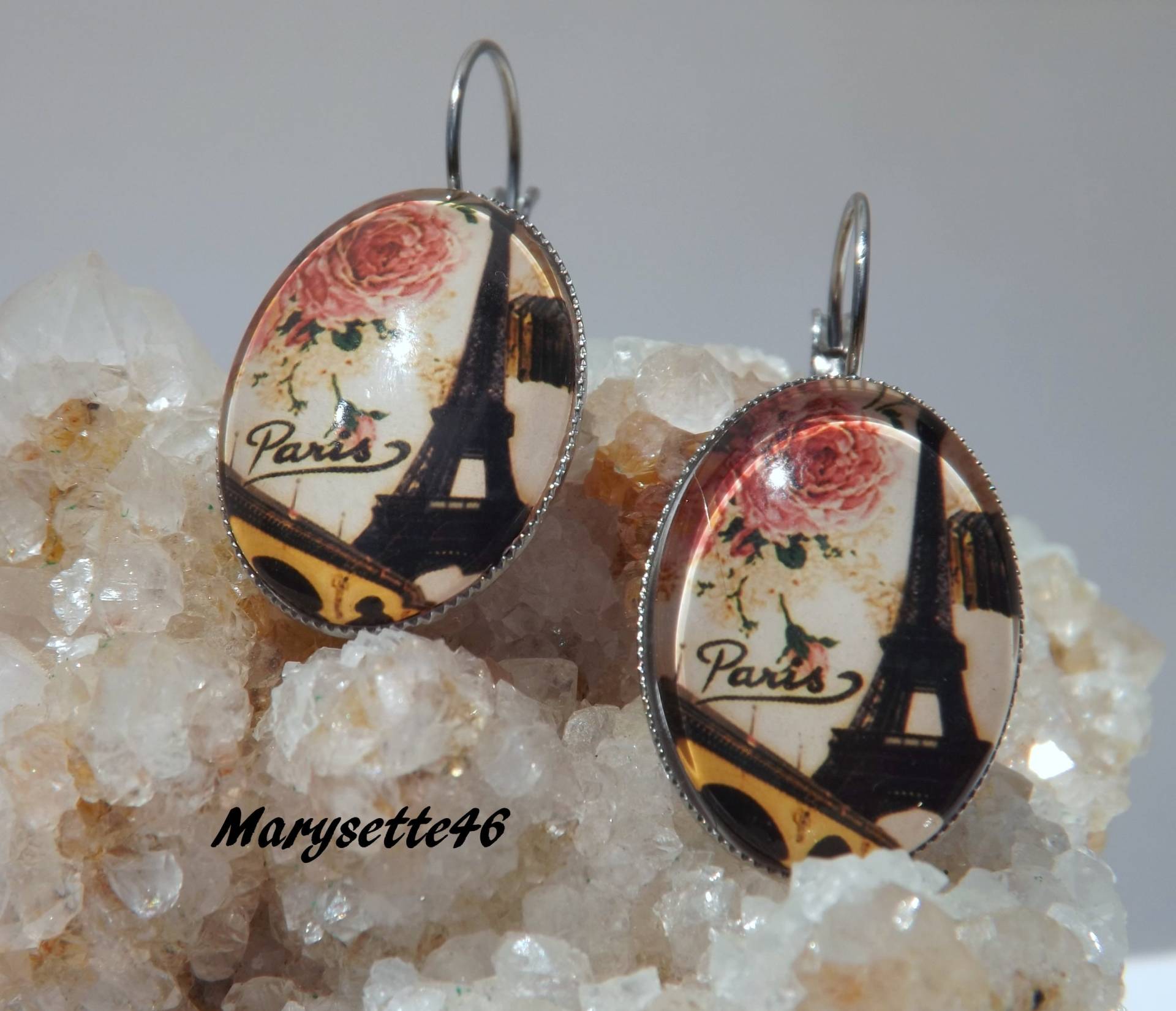 18 X 24 Mm Große Glaskuppel-Cabochon-Ohrringe Mit Dem Eiffelturm Und Seiner Pfirsichfarbenen Rose Edelstahlbeschlägen von Marysette46