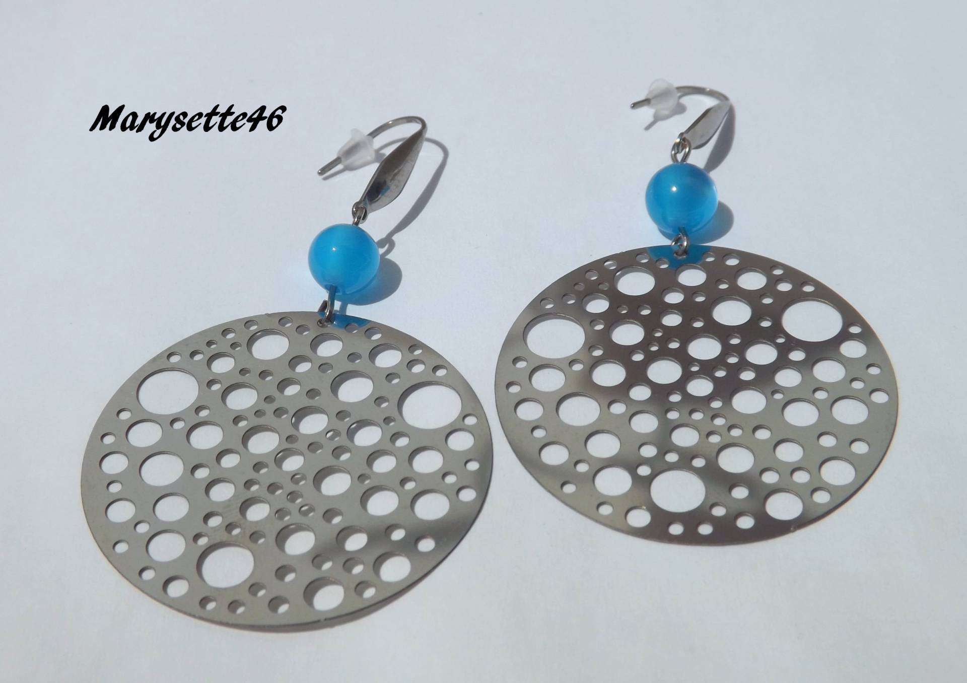 Durchbohrte Ohrringe Mit Spiegeleffekt-stempel Und 8 Mm Türkisfarbener Katzenaugen-Glasperle Edelstahlbeschlägen von Marysette46