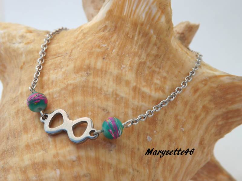 Fußkettchen Aus Edelstahl Mit Unendlichkeitssymbol Und Zwei Smaragd - Rosafarbenen, Drahtgezogenen Glasperlen von Marysette46