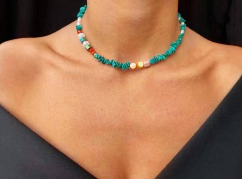 Halskette in Regenbogen Farben von MasaNecklaces