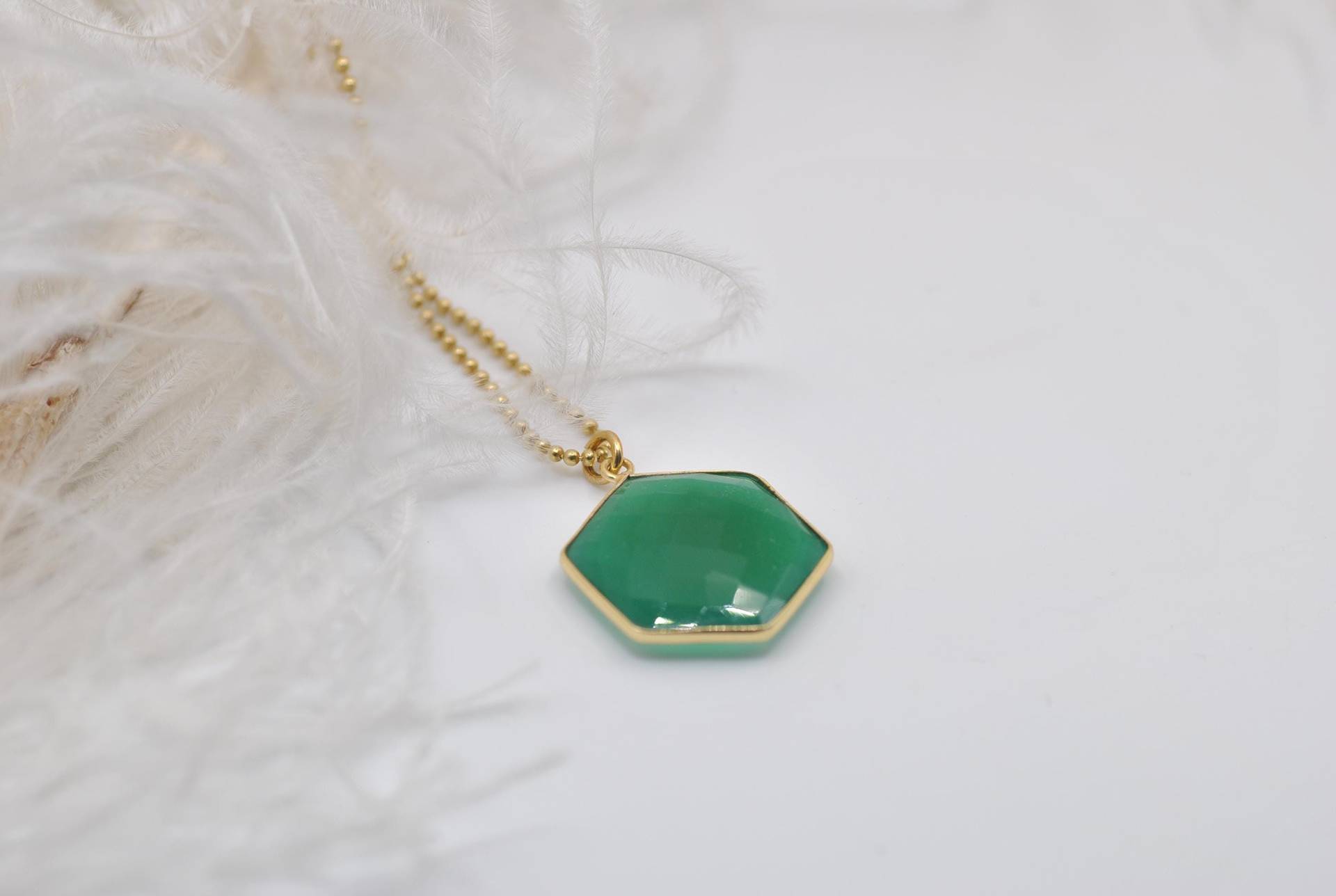 Goldene Kette Mit Grünem Stein - Onyx Anhänger Lange Edelstein Masbelleza Goldene Kette Mit Grünem Stein - Onyx Anhänger Lange Edelstein Masbelleza von Masbelleza