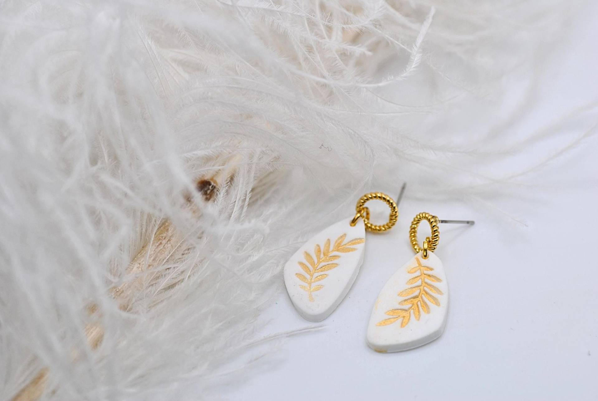 Ohrringe Vergoldet - Goldene Blatt Statement Gold Edelstahl Hängend Antiallergene Masbelleza von Masbelleza