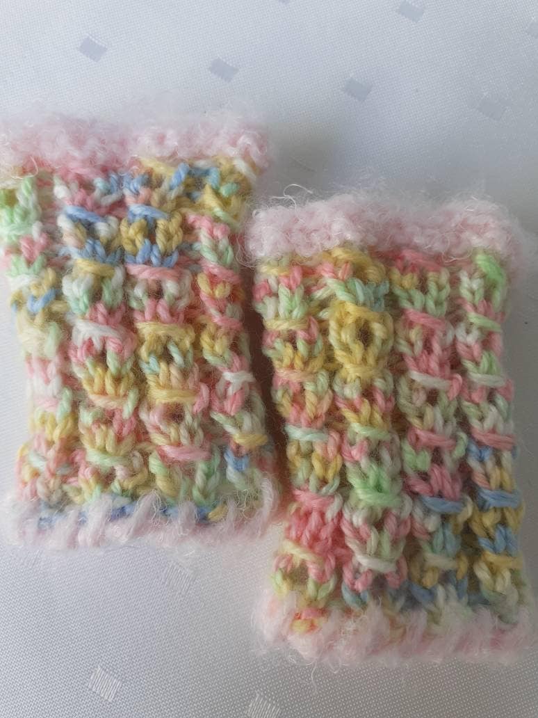 Kleine Baby-Pulswärmer Für 0-3 Monate, Babyhandstulpen Kleine Baby-Pulswärmer Für 0-3 Monate, Babyhandstulpen von MaschenVonMargit