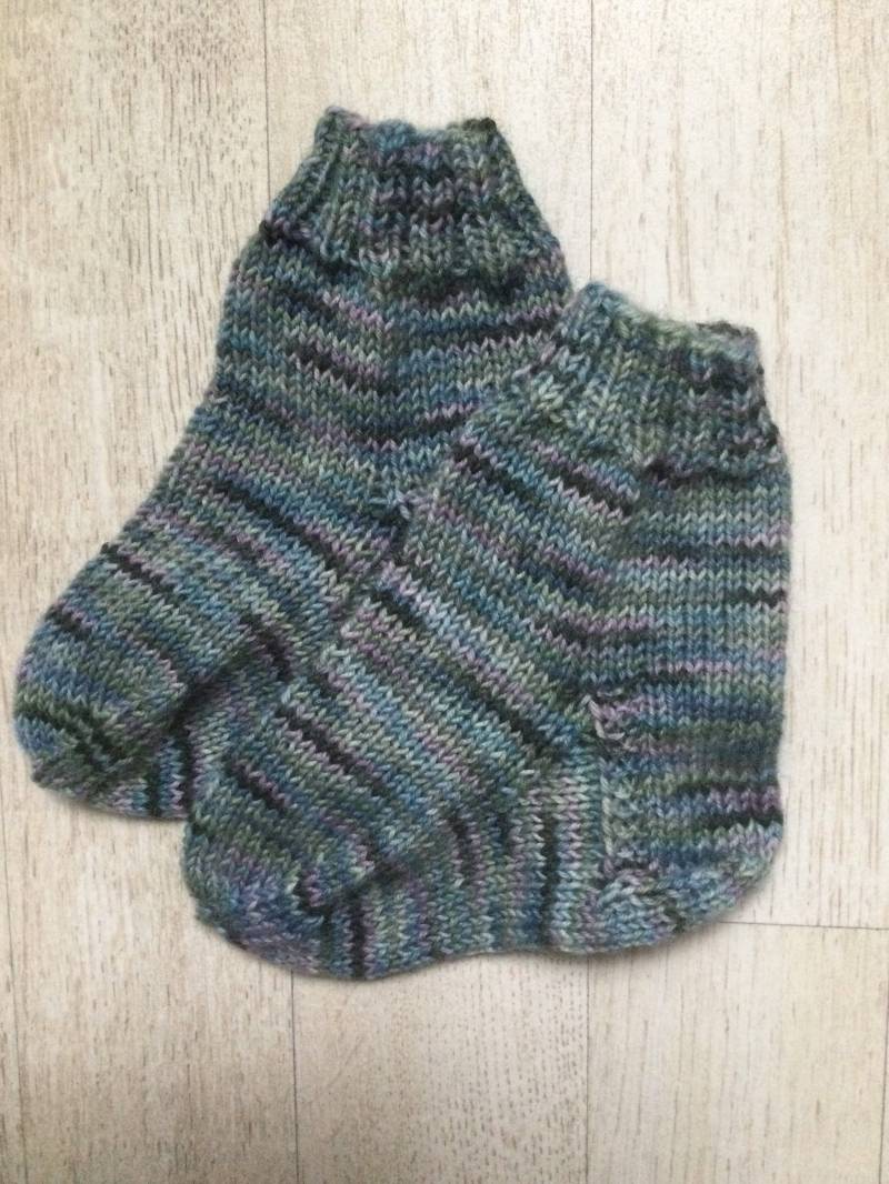 Gestrickte Kindersocken Größe 20 von Maschenspielerei