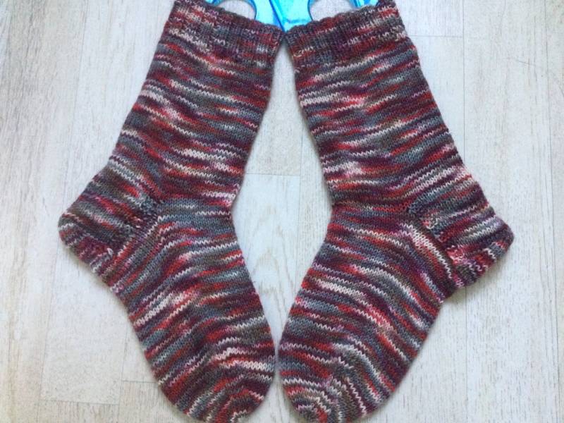 Gestrickte Socken Gr. 34/35 von Maschenspielerei