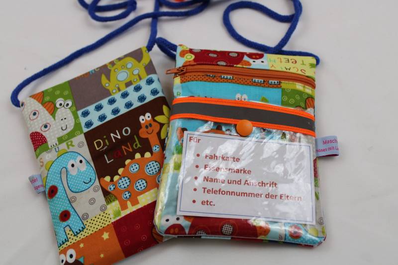 Brustbeutel/Umhängetäschchen Für Kinder "Dino" M. Fluoresz. Kordelstopper, Mit Klarsichtfach + Reflektorstreifen; Geldbörse, Fahrkartentasche von Maschenwichtel
