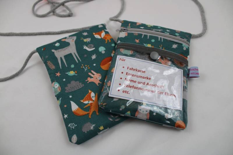 Brustbeutel/Umhängetäschchen Für Kinder "Waldfreunde" Mit Klarsichtfach, Reflektorstreifen + Fluoresz. Kordelstopper; Fahrkartentasche von Maschenwichtel