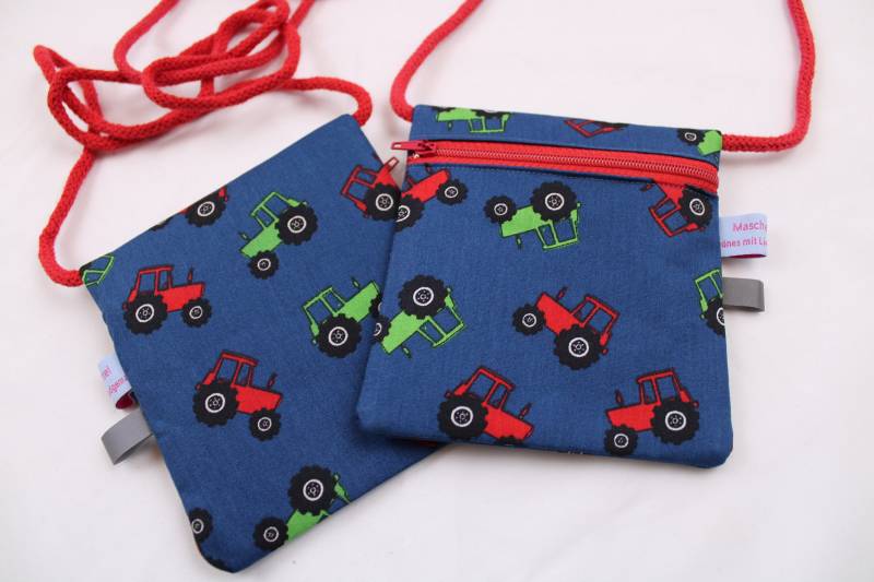 Kinder-Brustbeutel "Traktoren" Mit Reißverschluss Und Reflektorfähnchen; Brusttasche, Geldbörse, Geldbeutel von Maschenwichtel