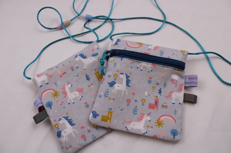 Kleiner Kinder-Brustbeutel "Einhorn/Grau" Mit Sicherheitsverschluss Und Reflektorfähnchen; Brusttasche, Geldbörse, Geldbeutel von Maschenwichtel