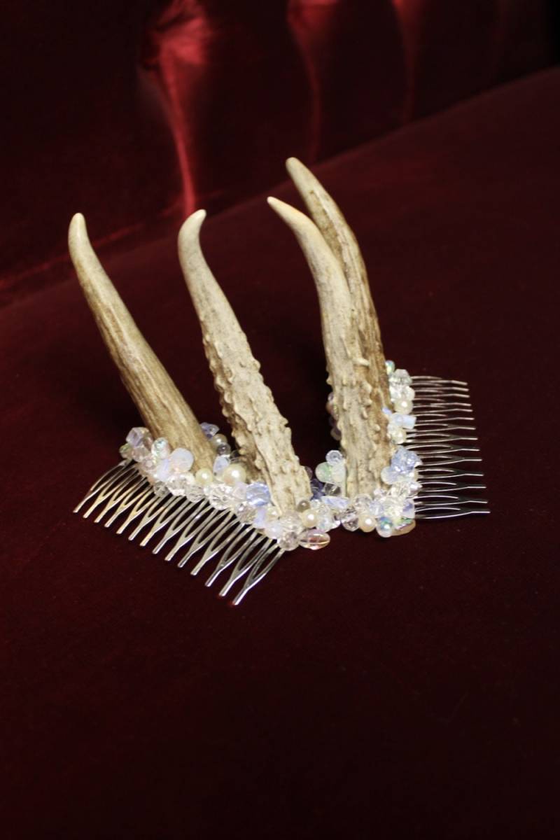 Yule Queen Antlers - Winter Bride Geweihkämme Mit Festlicher Perlenstickerei/Pagan Kopfschmuck Weihnachtsgeschenke Für Sie. -Auf Bestellung Yule Queen Antlers - Winter Bride Geweihkämme Mit Festlicher Perlenstickerei/Pagan Kopfschmuck Weihnachtsgeschenke Für Sie. -Auf Bestellung von Mascherina