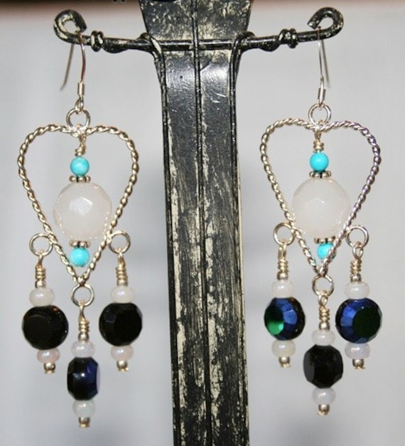 Hand Gemachte Ohrringe Versilbert Herzform Mit Celestial Kristall von MashliDesign