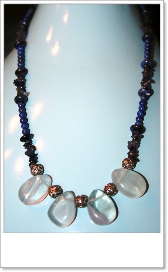 Handgemachte Halskette Aus Aquamarin Und Lapis Lazuli von MashliDesign