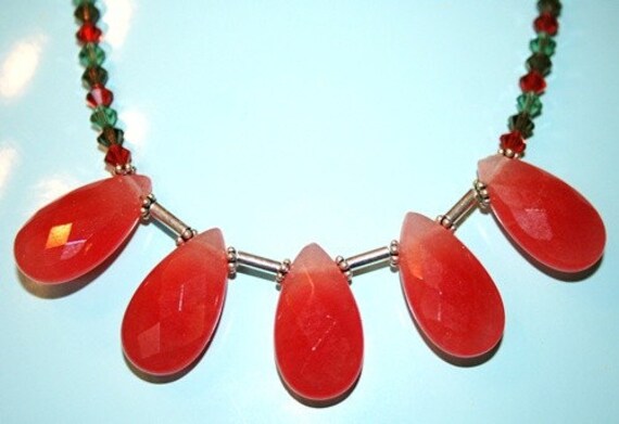 Handgemachte Halskette Mit Swarovaski Kristall Und Karnilian Tropfenform von MashliDesign
