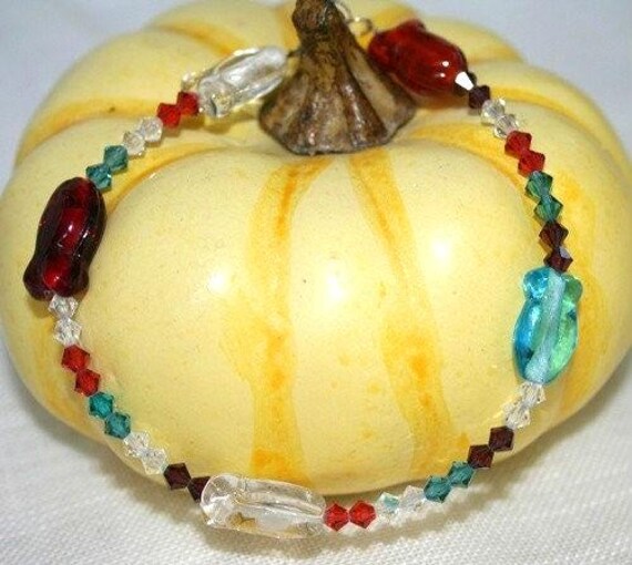 Handgemachte Swarovski Kristall Armband in Rot, Weiss Und Blau Handgemachte Swarovski Kristall Armband in Rot, Weiss Und Blau von MashliDesign