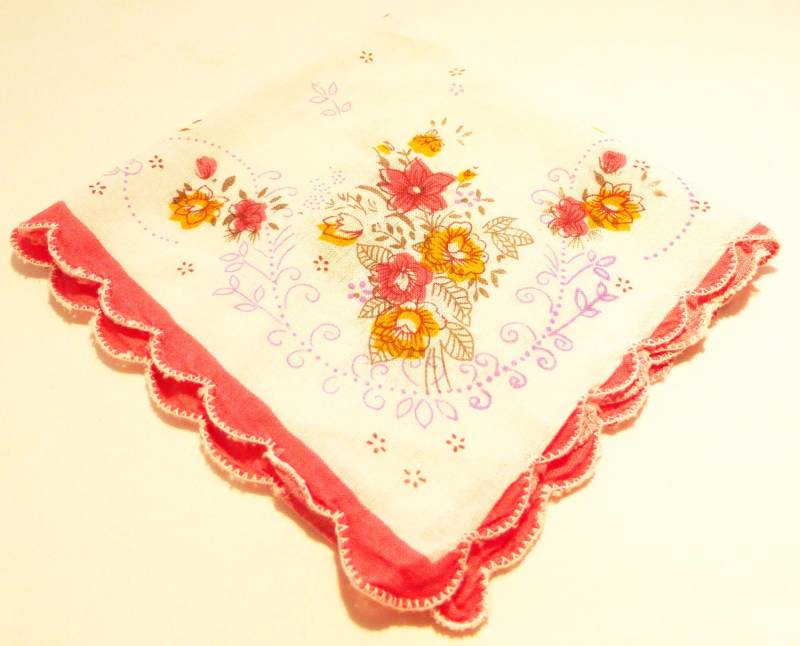 Hanki Blumendruck Baumwolle Vintage 50Er Jahre Taschentuch Blumen Auf Weißem Hintergrund Roter Rand von MashliDesign