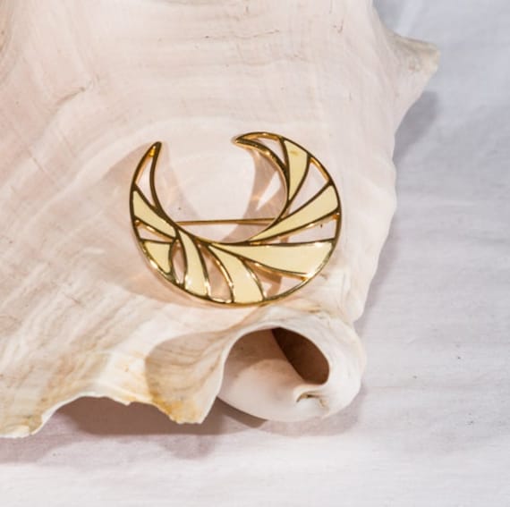 Jahrgang Monet Mondförmige Brosche Anstecknadel Ton Signiert Weißen Emaille Jahrgang Monet Mondförmige Brosche Anstecknadel Ton Signiert Weißen Emaille von MashliDesign