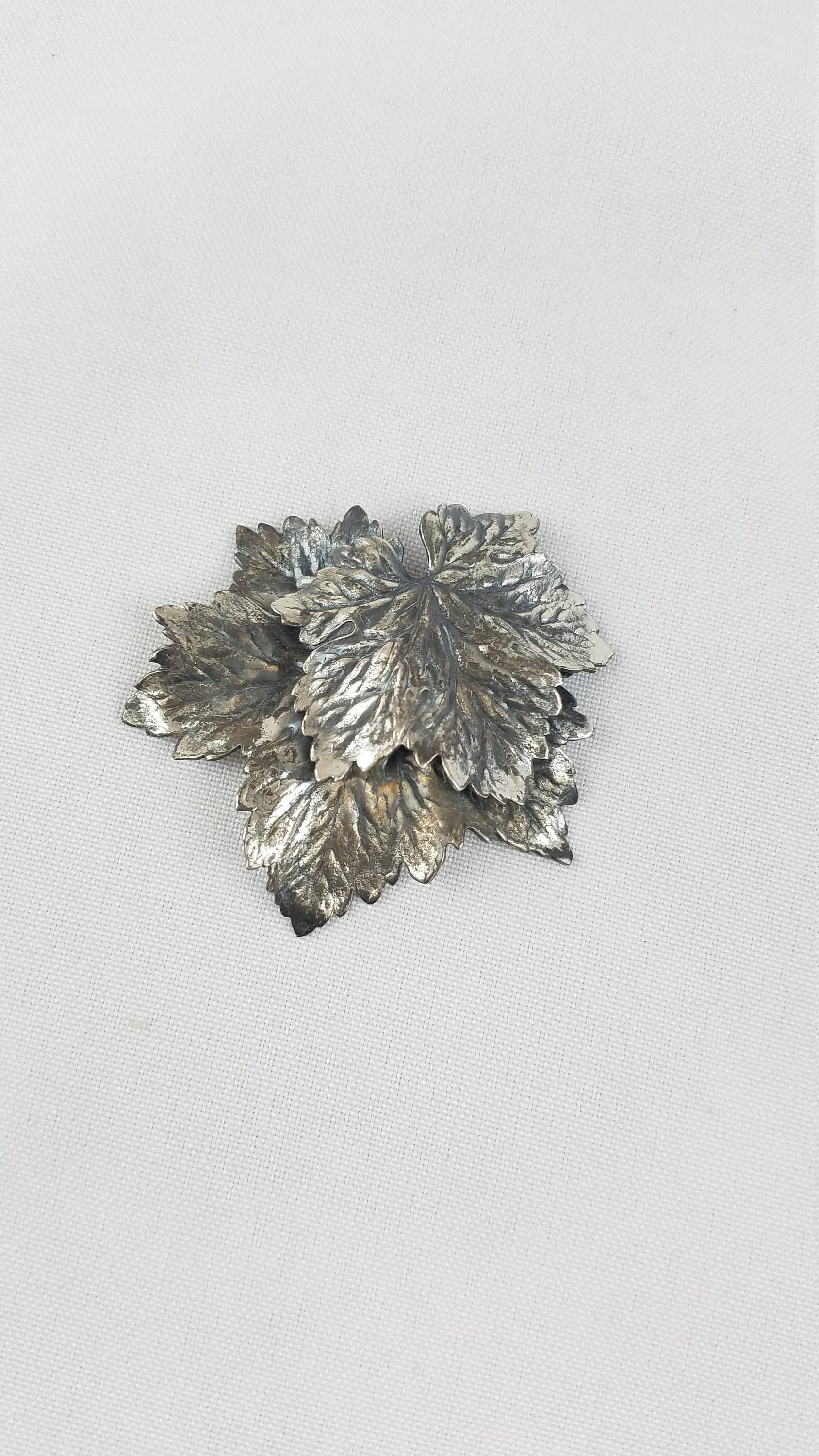 Jahrgang Napier Brosche Anstecknadel Silber Ton Endivie Signiert Jahrgang Napier Brosche Anstecknadel Silber Ton Endivie Signiert von MashliDesign