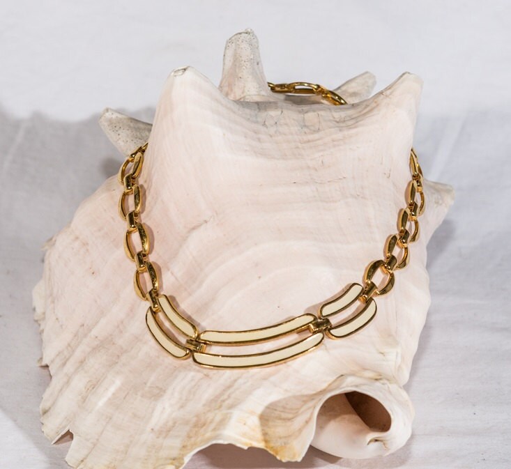 Jahrgang Napier Weiß Emaille Gold Ton Mitte Jahrhundert Verbindungen Signiert von MashliDesign