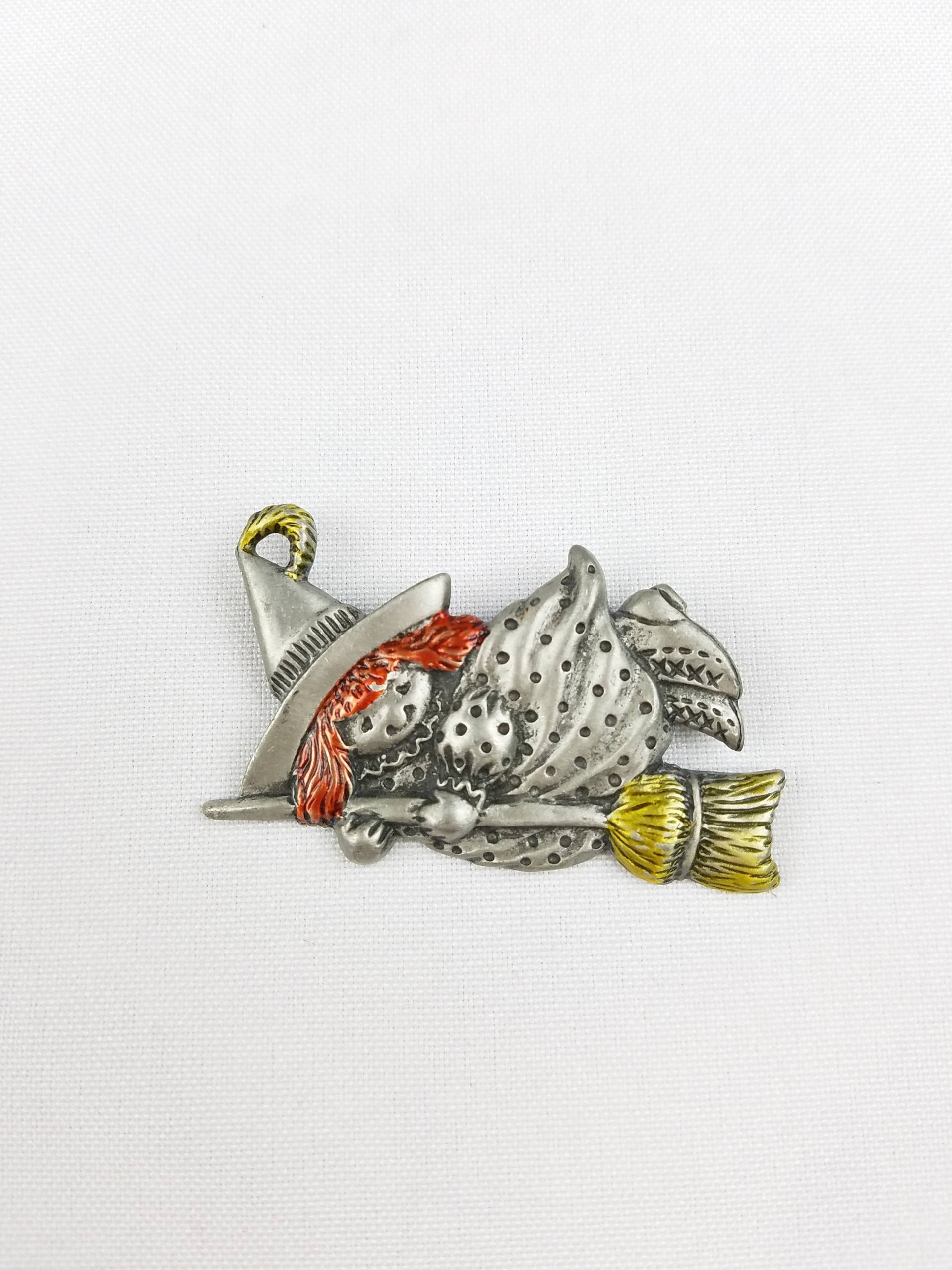 Jahrgang Spoontiques Hexe Auf Besen Halloween Brosche von MashliDesign