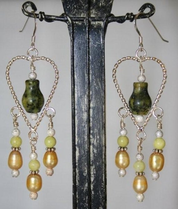 Ohrringe Handarbeit Herz Versilbert Mit Swarovaski Perlen von MashliDesign