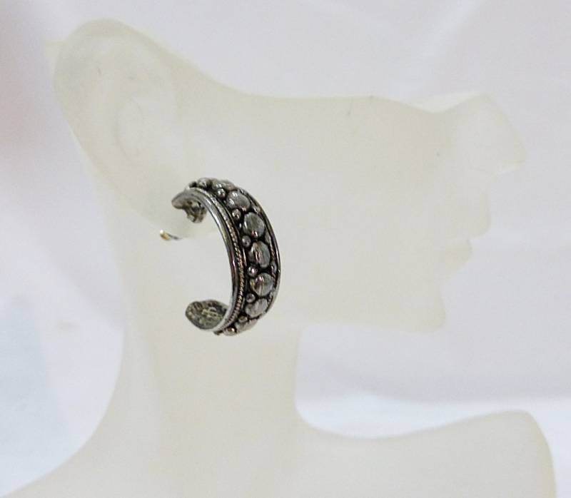 Silberfarbe Filigranen Ohrring Offen Hoop von MashliDesign