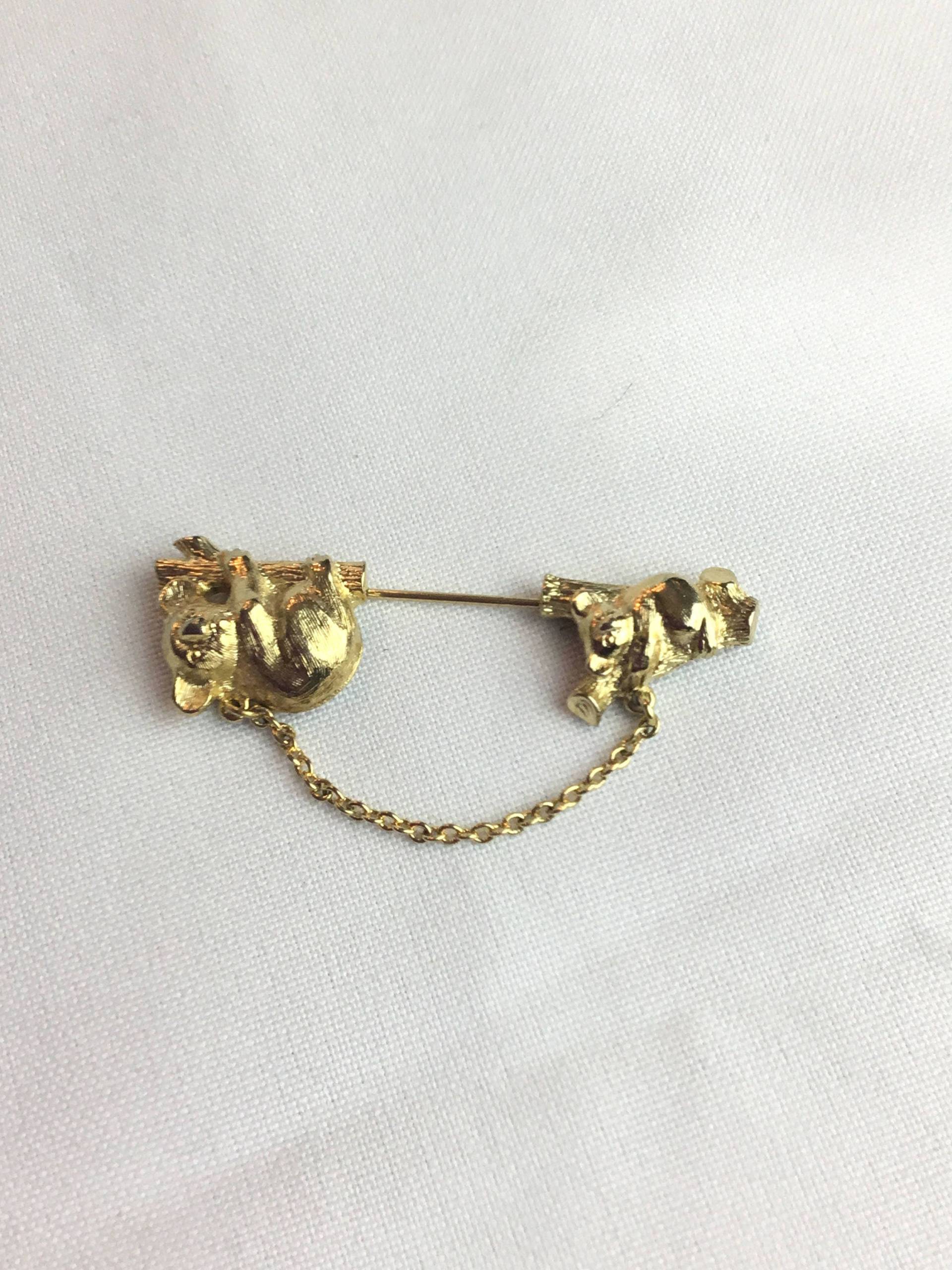 Vintage Avon Koala Bären Mutter Baby Brosche Stickpin Gold Ton Vintage Avon Koala Bären Mutter Baby Brosche Stickpin Gold Ton von MashliDesign