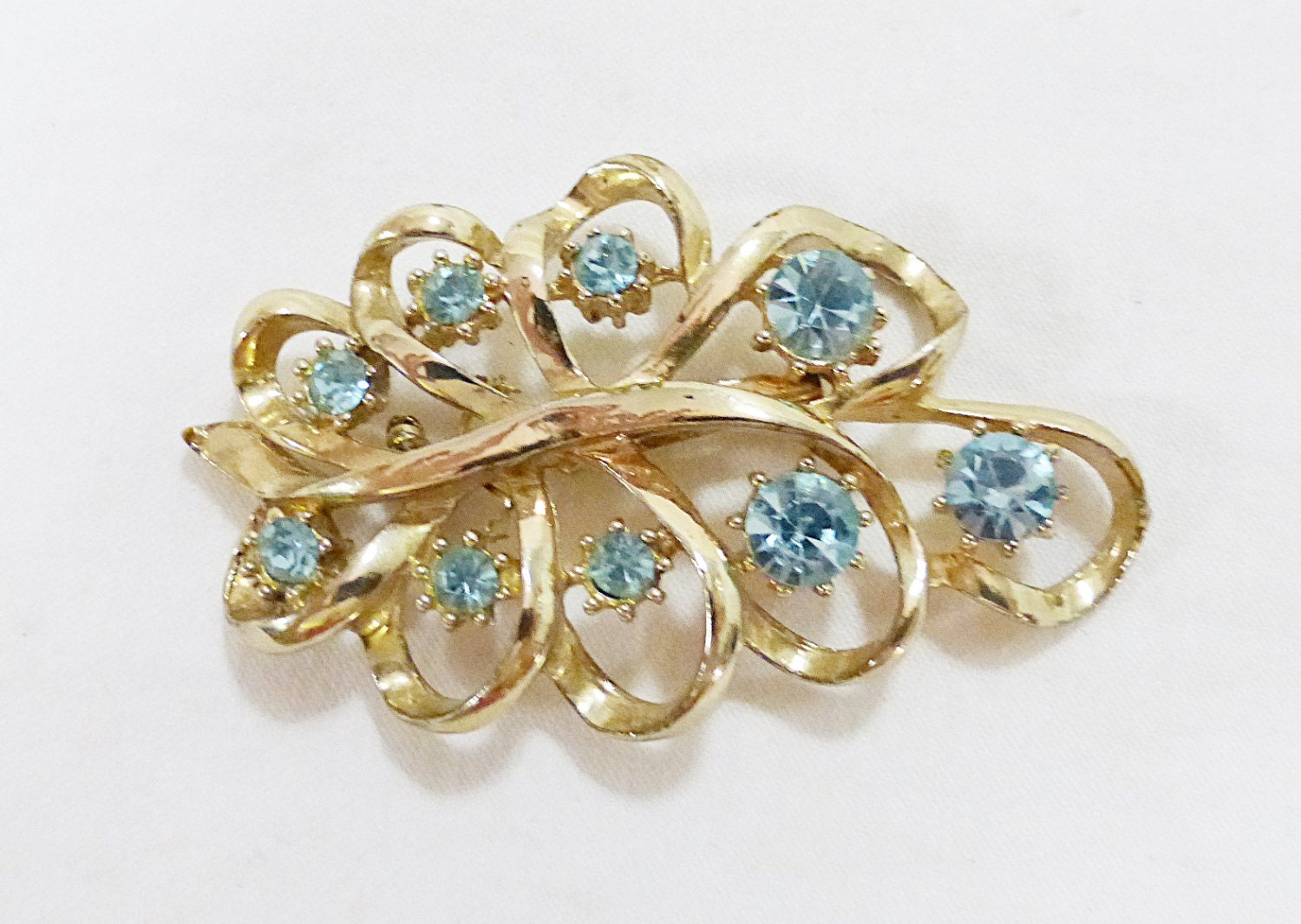 Vintage Brosche Pin Blau Strass Glas Gold Ton Vintage Brosche Pin Blau Strass Glas Gold Ton von MashliDesign