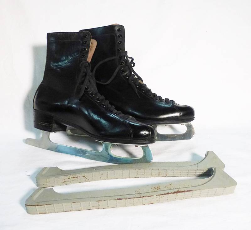 Vintage Damen Figur Schlittschuhe Schuhe Sheffield Stahl Groß Britannien Größe 40 von MashliDesign