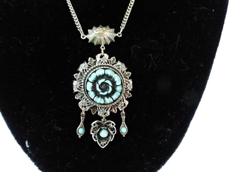 Vintage Halskette Filigrane Kette Blaue Stein Floral von MashliDesign