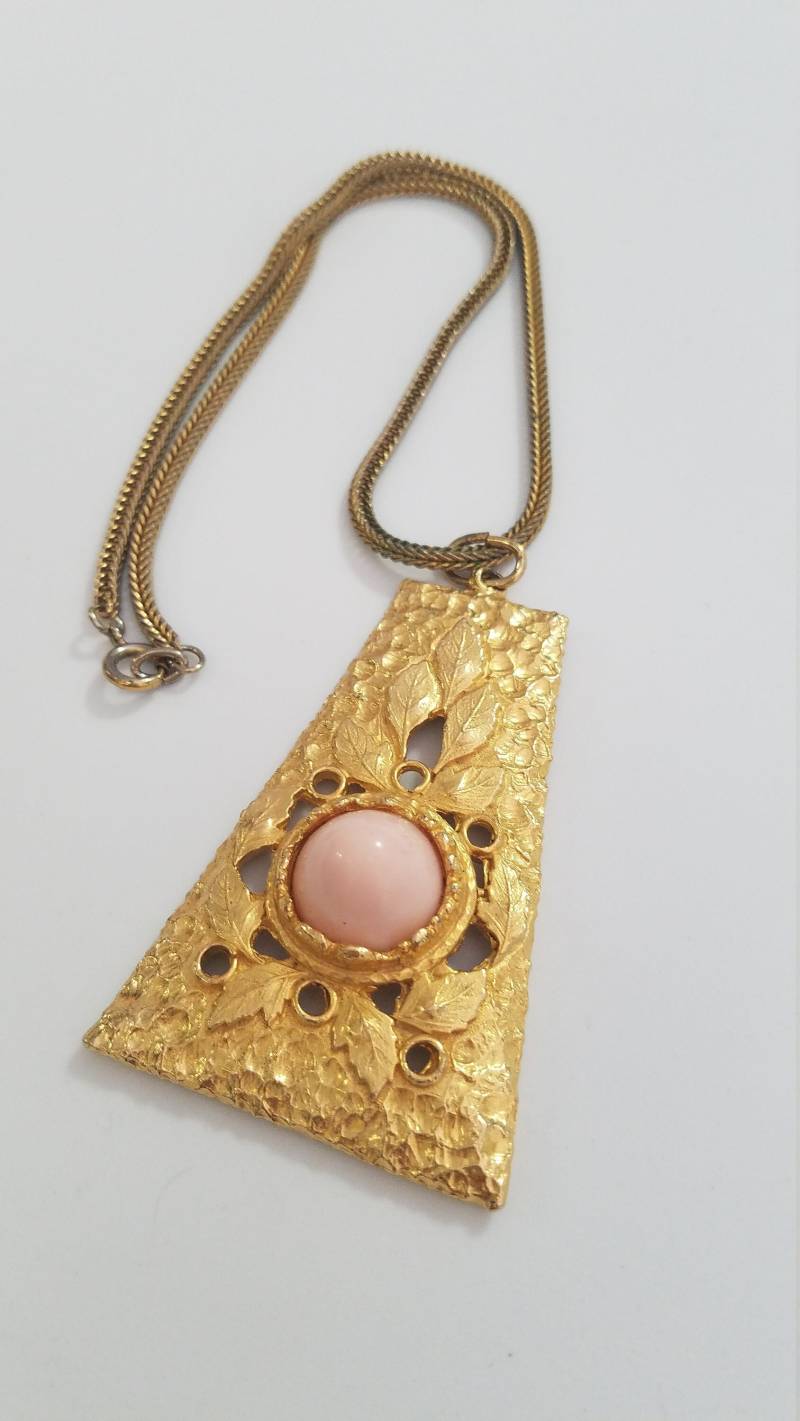 Vintage Halskette Gold-Ton Trapez Rosa Cabochon Orient Blätter von MashliDesign