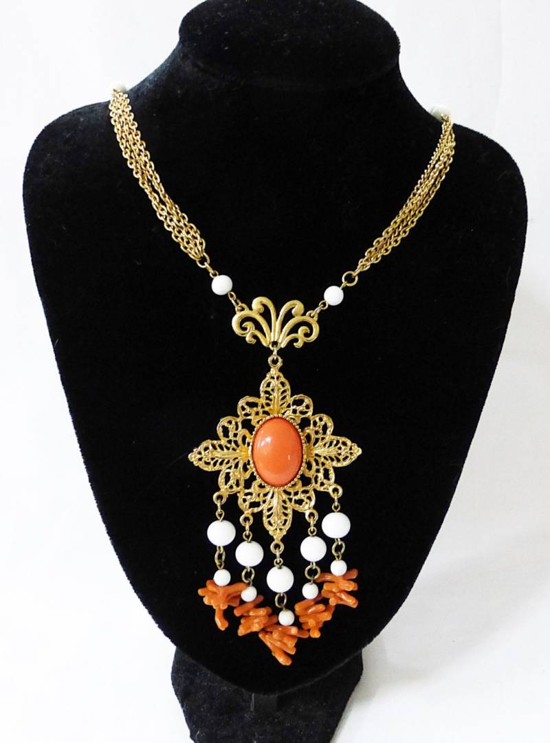 Vintage Halskette Mit Milchglas Perlen Messing Ton 1960Er 1970Er Jahren Multi-strang von MashliDesign