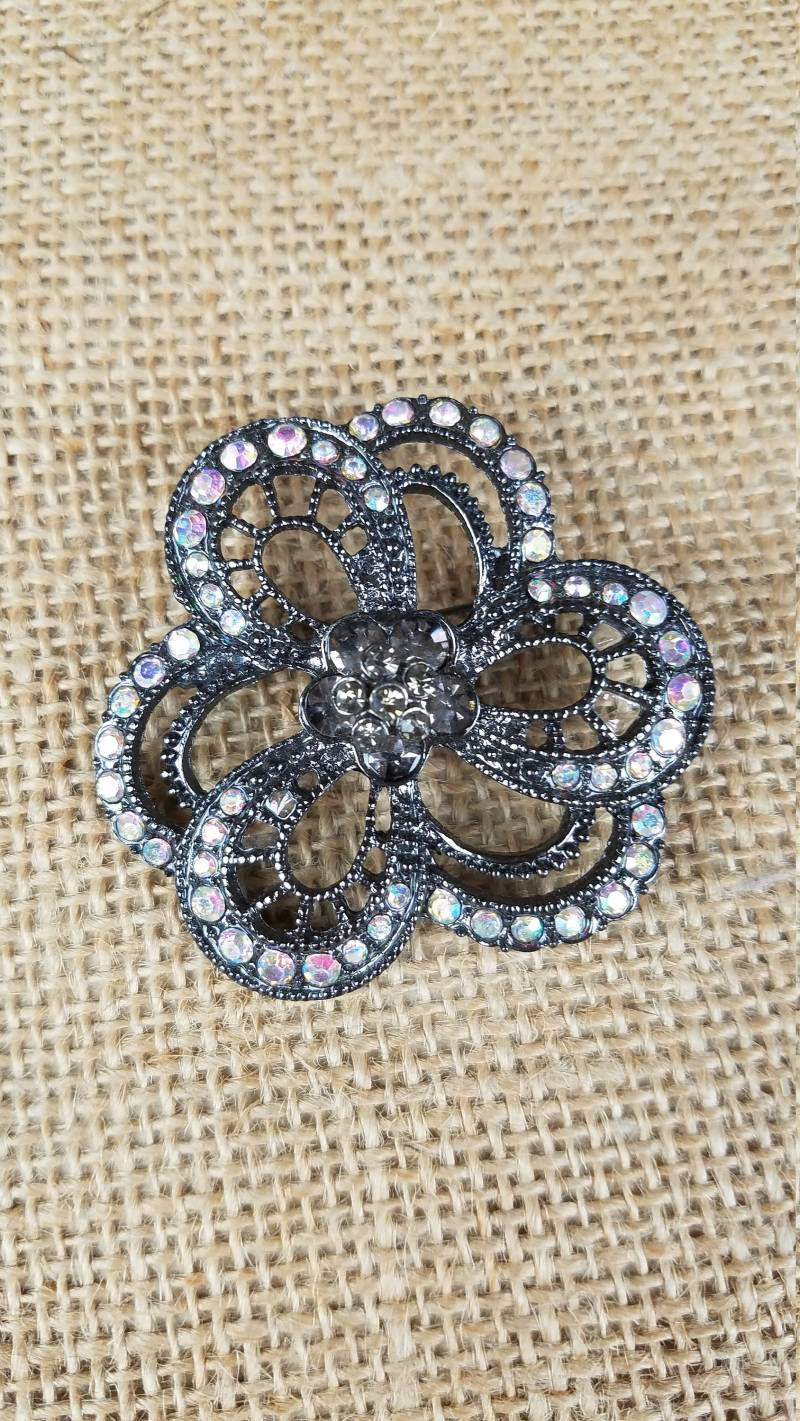 Vintage Kristallklaren Strass Blumen Filigrane Anhänger Brosche Silber Ton von MashliDesign