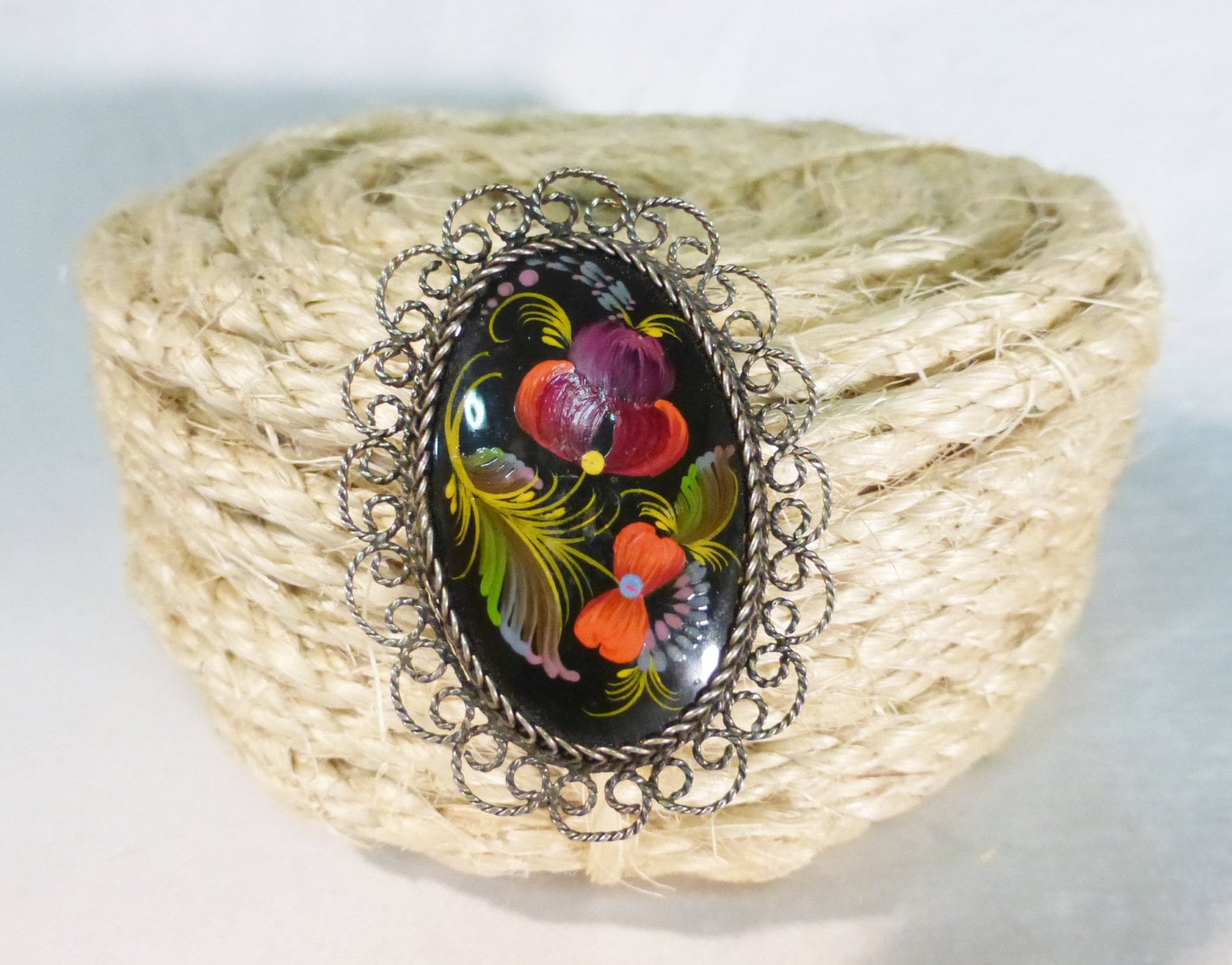 Vintage Kunststoff Oder Holz Blumen Kamee Brosche Anstecknadel Handbemalt Filigran Vintage Kunststoff Oder Holz Blumen Kamee Brosche Anstecknadel Handbemalt Filigran von MashliDesign