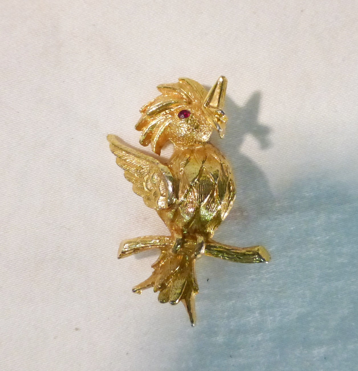 Vintage Vogel Auf Einem Ast Goldton Brosche Pin Vintage Vogel Auf Einem Ast Goldton Brosche Pin von MashliDesign