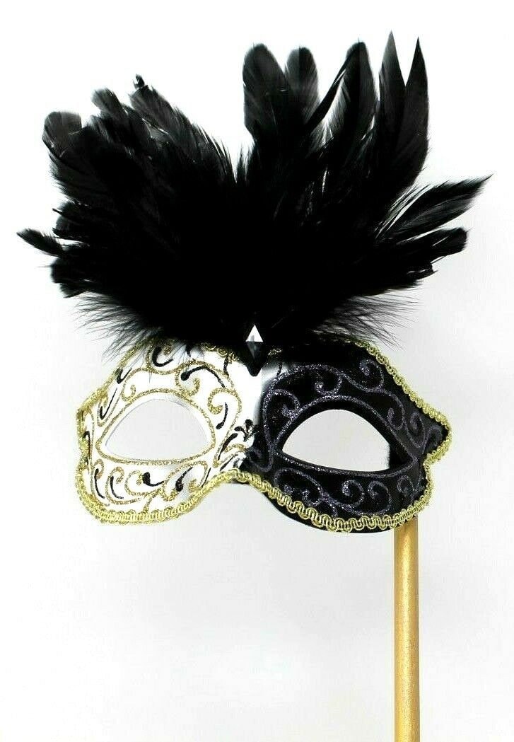 Schwarz Und Gold Maskenspiel Maske Auf Einem Stick Schwarz Und Gold Maskenspiel Maske Auf Einem Stick von MasksandTiaras