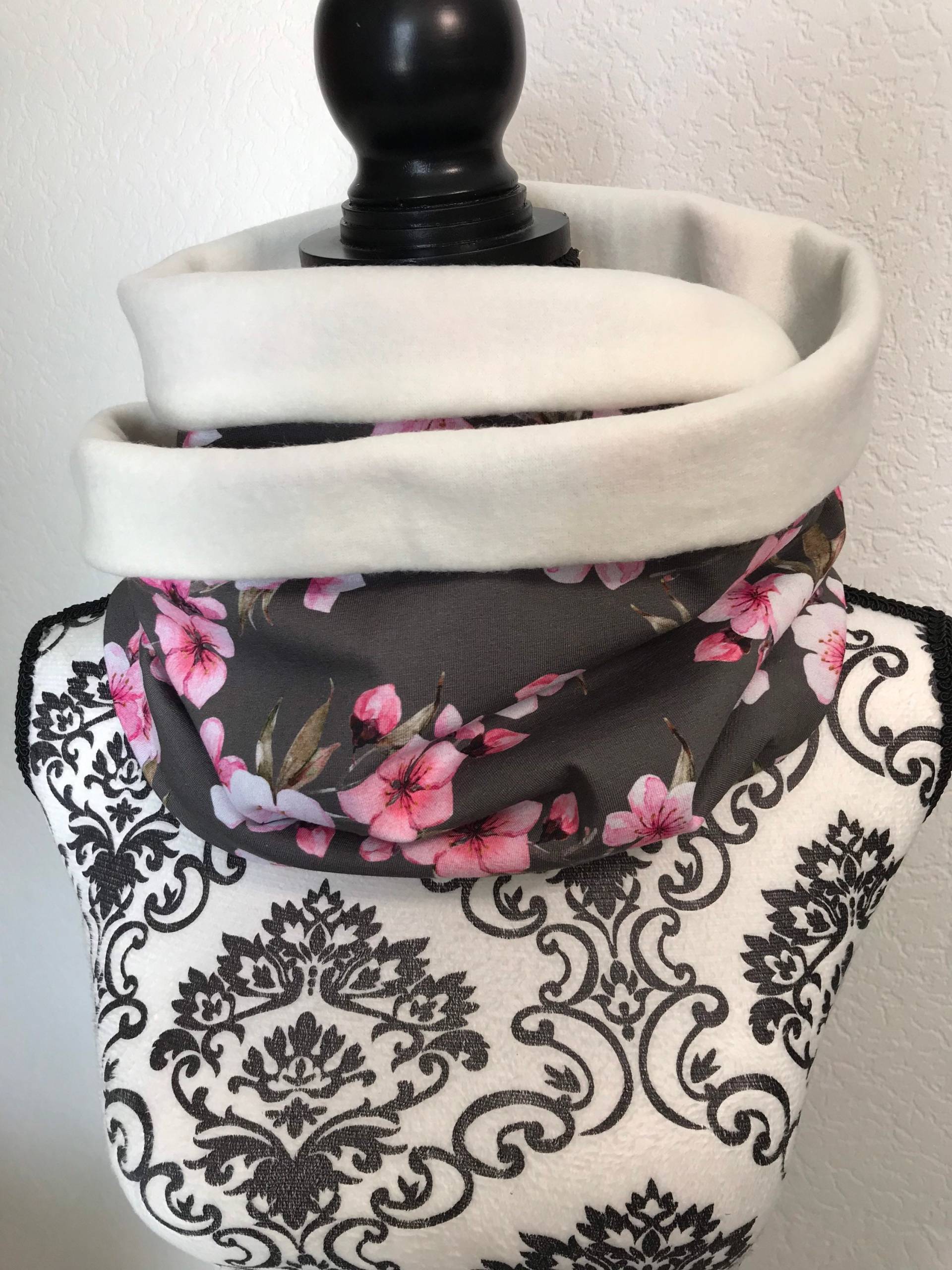 Leichter Damenschal Mit Kirschblüten, Jerseyschal Frühlingsschal, Weicher Kuschelschal Kirschblüten von Masouluna