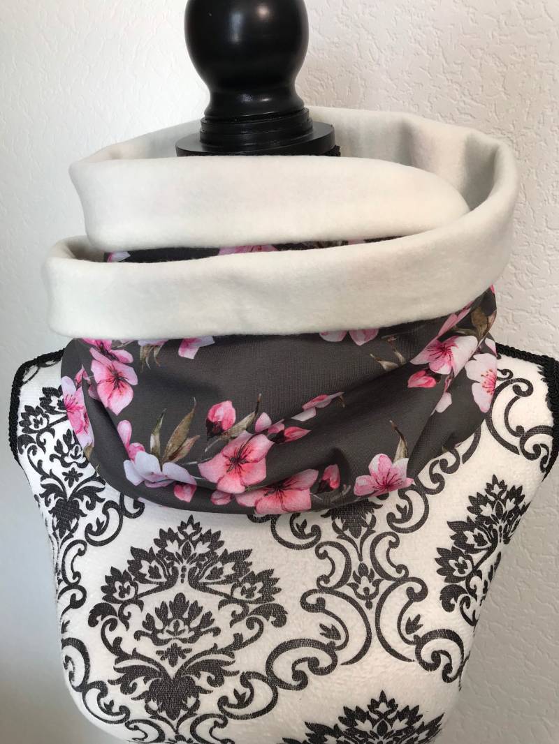 Leichter Damenschal Mit Kirschblüten, Jerseyschal Frühlingsschal, Weicher Kuschelschal Kirschblüten von Masouluna