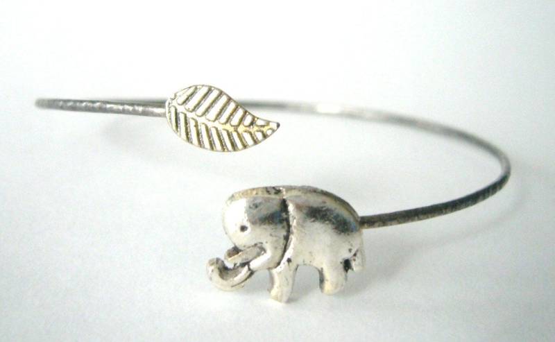 Elefant Zart Armband Blatt Und Wickeln, Tier Armband, Bettelarmband, Armreif von MastaArtShop