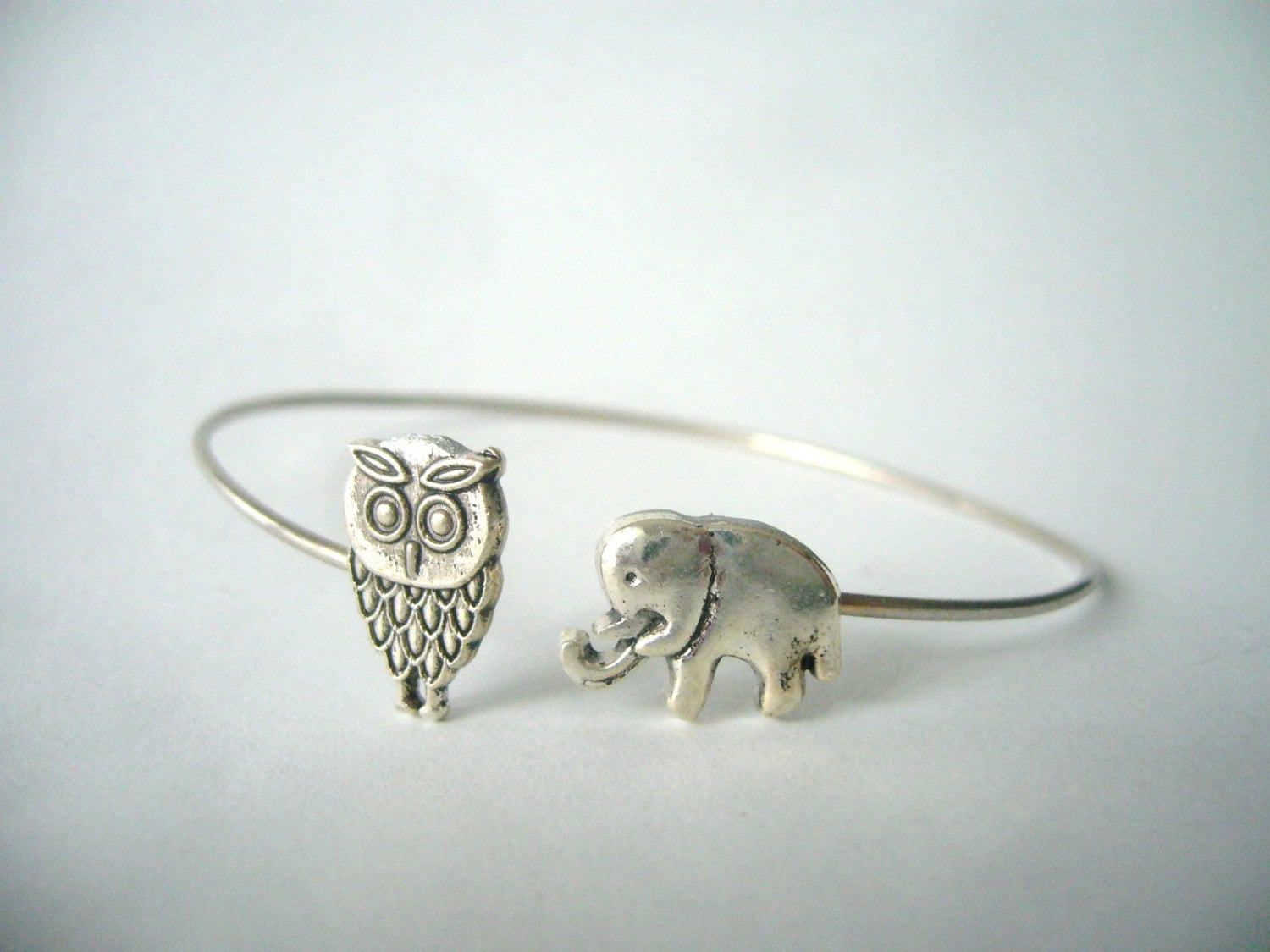 Silber Elefant Und Eule Armband, Tier Bettelarmband, Armreif von MastaArtShop