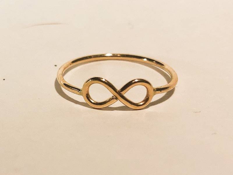 Handgemachter Infinity Ring 14K Gold Fill Oder Sterling Silber | 1 Mm von MasteRetsaM