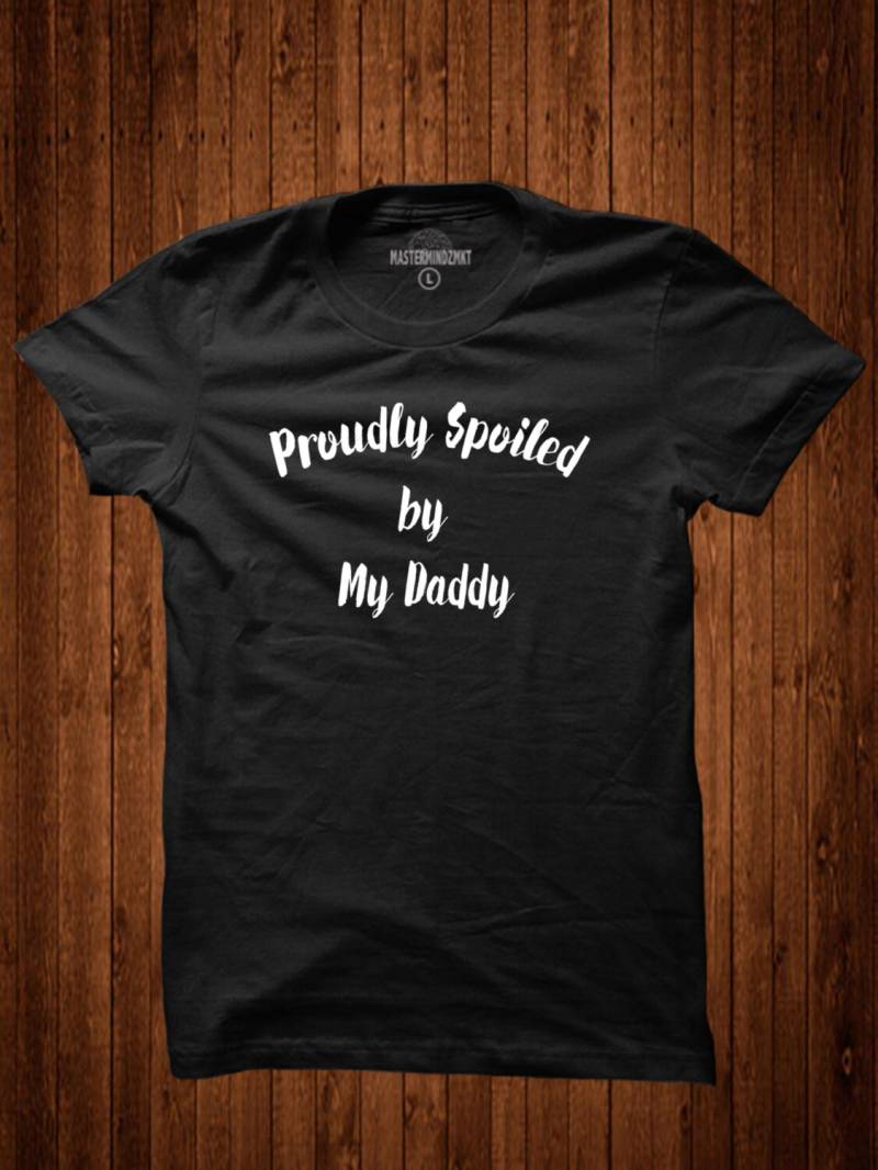 stolz Verwöhnt Von Meinem Papa, Papas Mädchenshirt, Grafik-T-Shirt, Spoiled Brat Shirt, Geschenk Für Tochter, Lustiges T-Shirt von MasterMindzMarket