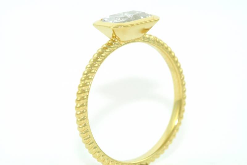 14Kt Schneiden Gelb Gold Verlobungsring Mit 1, 04 Ct Radiant Moissanite Zentrum von MasterPieceJewelers