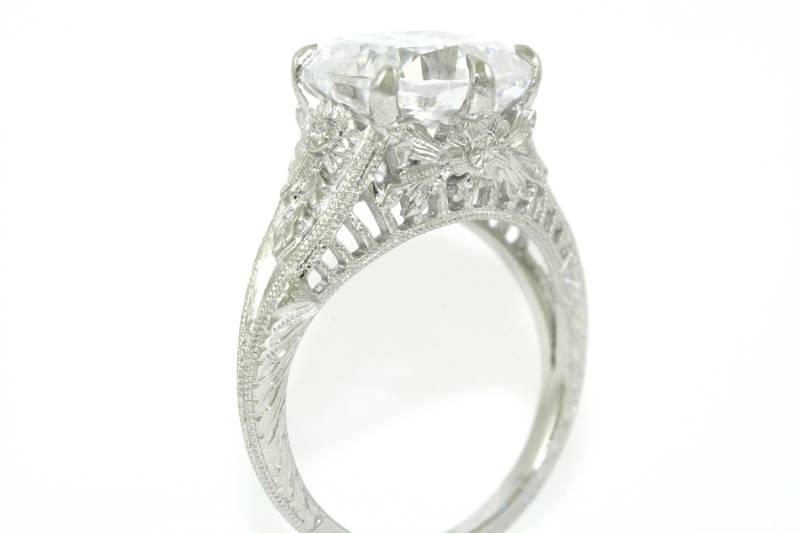 14Kt Weißgold Floral Design Hand Graviert Verlobungsring Mit 7, 5 Ct Cz von MasterPieceJewelers