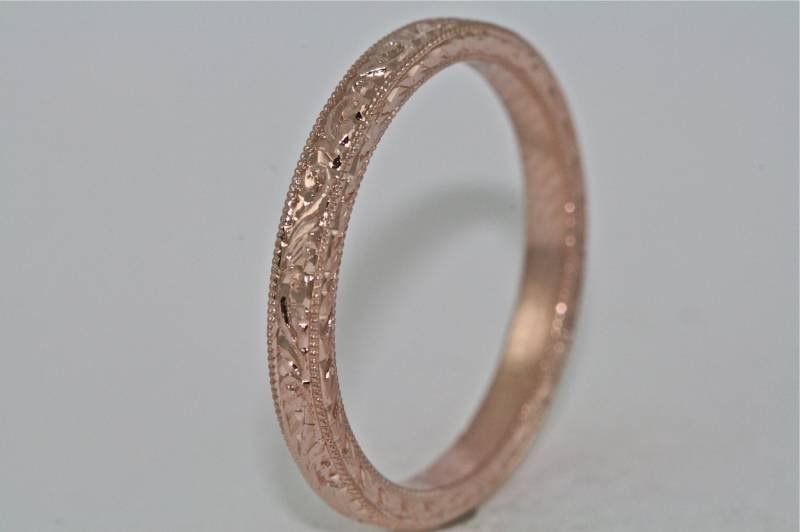 Ehering Aus 14-Karätigem Roségold Mit Handgraviertem Art-Déco-Design von MasterPieceJewelers