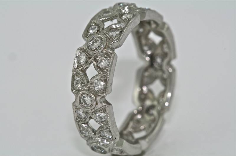 Platinum - Und Diamond-Art-Deco Design Ehering von MasterPieceJewelers