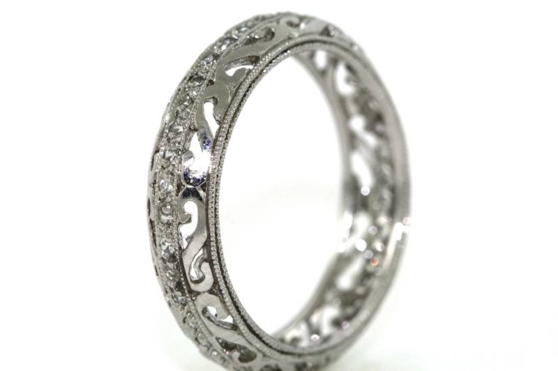 Platinum - Und Diamond-Art-Deco Design Ehering von MasterPieceJewelers