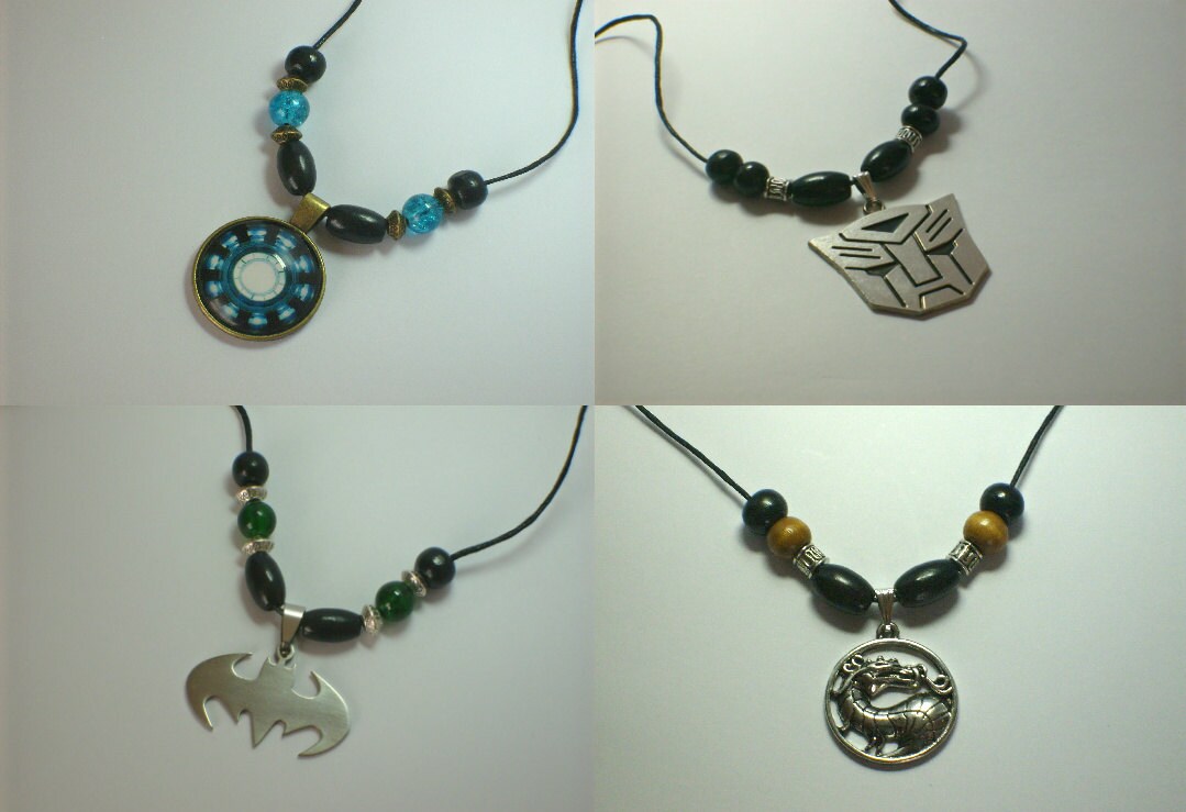 Benutzerdefiniert 4 Lose Anhänger Halskette Eingestellt, Wählen Sie Alle Aus Dem Store Benutzerdefiniert 4 Lose Anhänger Halskette Eingestellt, Wählen Sie Alle Aus Dem Store von MasterfulNecklaces