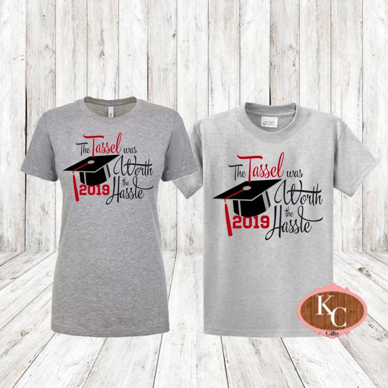 Der Tassle War Der Hassle, Klasse 2019, Graduiertenshirt, Senior Shirt, Graduation Party, Cap, Gifts von MastermindPrintingla